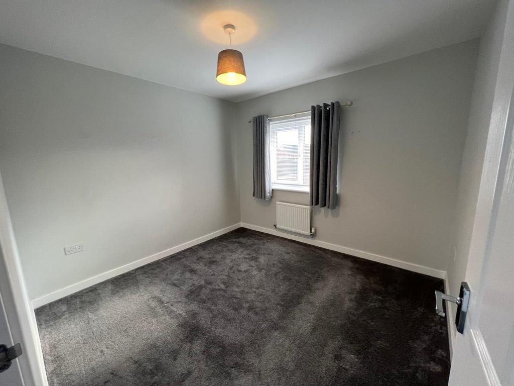 Bedroom 1.jpg