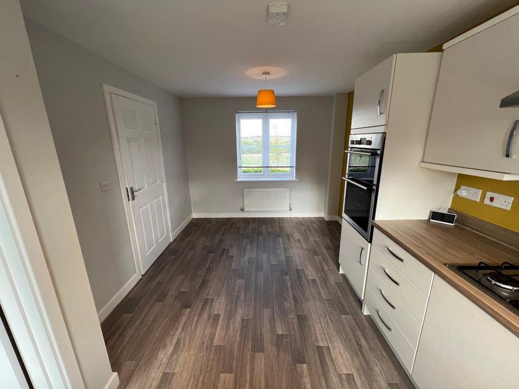Kitchen 1.jpg