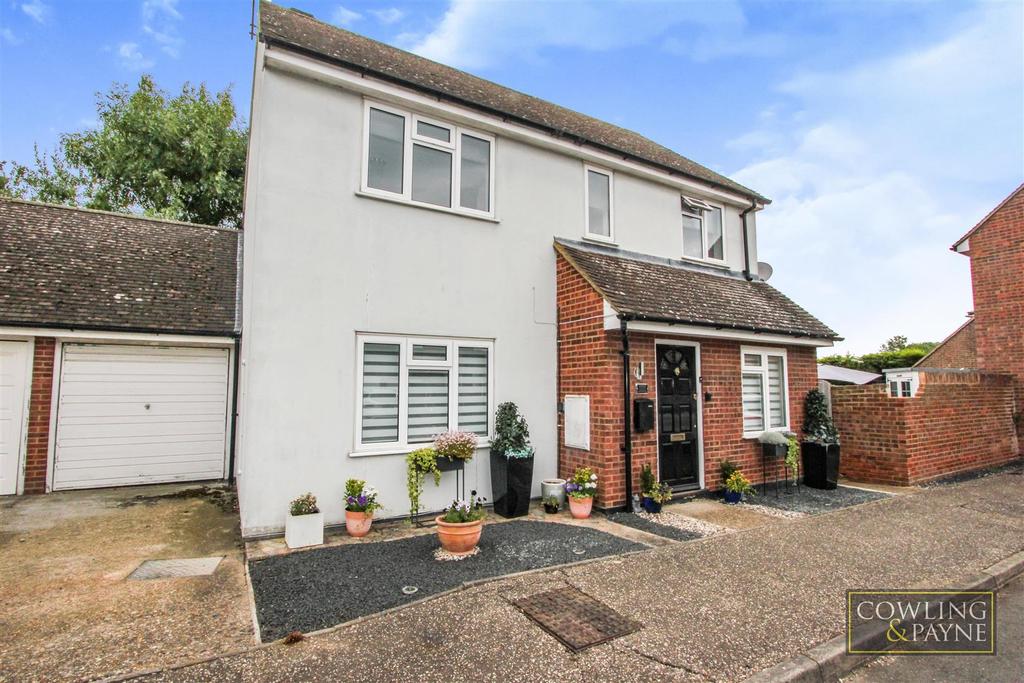 Dovedale Close, Ramsden Heath, Billericay 3 bed detached house £560,000