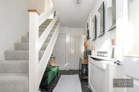 2 Dovedale Close, Ramsden Heath, Billericay, CM11 1QZ