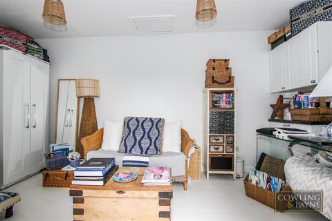 2 Dovedale Close, Ramsden Heath, Billericay, CM11 1QZ