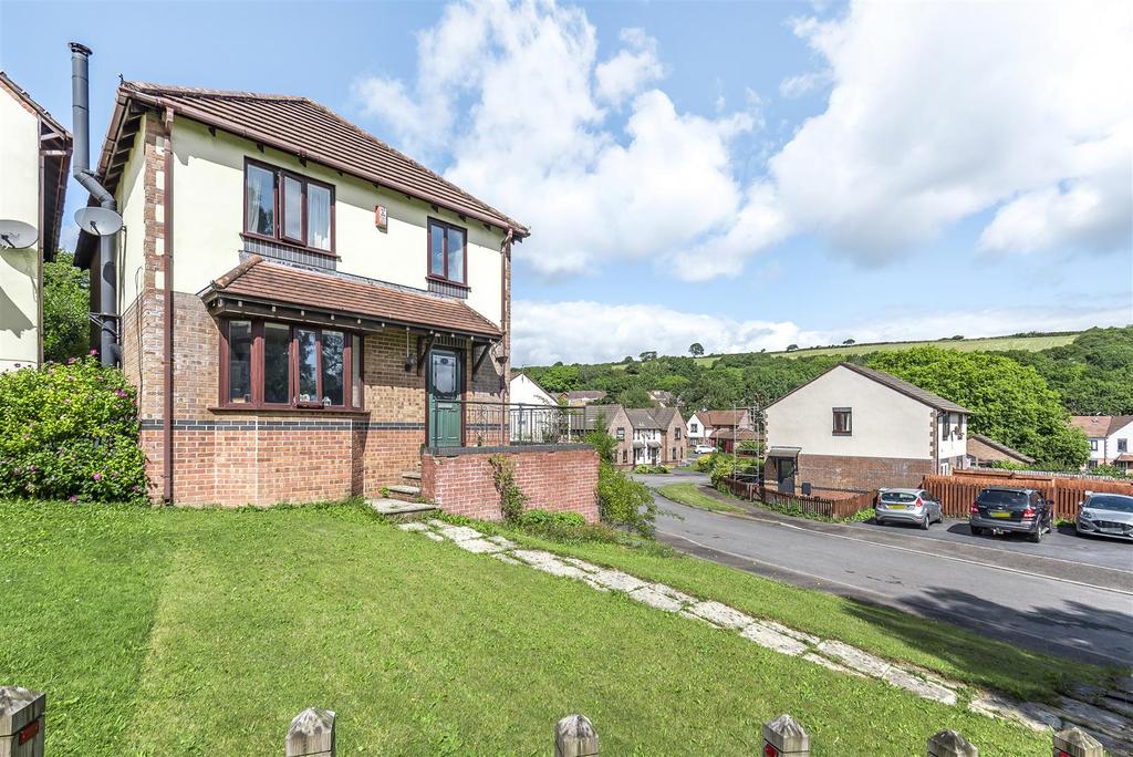 Tennyson Way, Killay, Swansea 4 bed detached house for sale £324,950