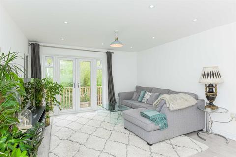 6 Beech Way, Epsom, KT17 4NG