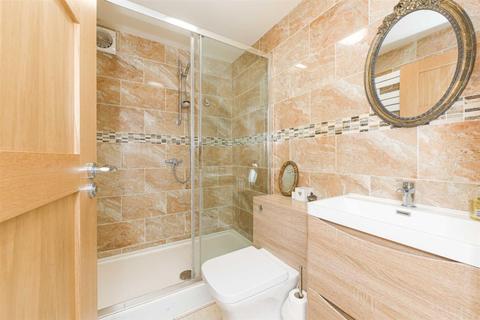 6 Beech Way, Epsom, KT17 4NG