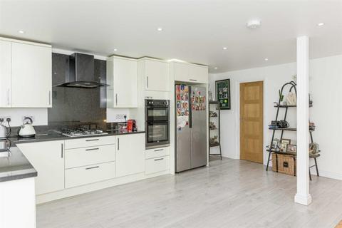 6 Beech Way, Epsom, KT17 4NG