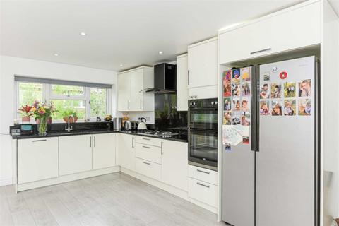 6 Beech Way, Epsom, KT17 4NG