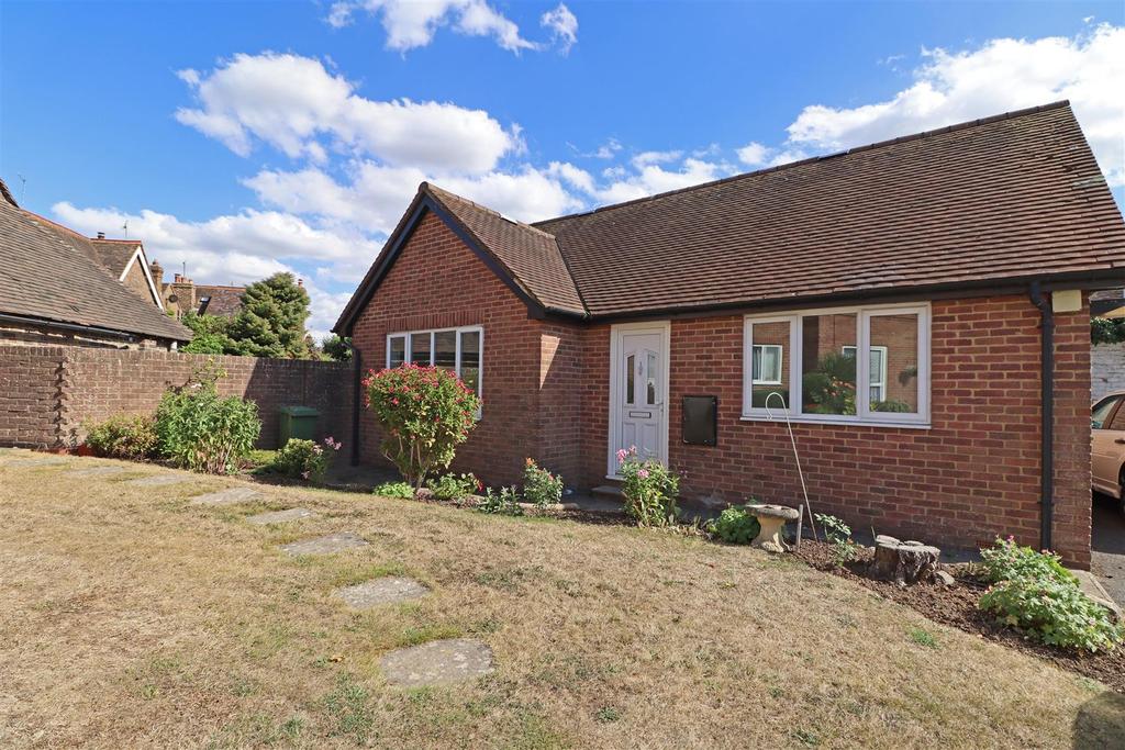 Henfield Road, Cowfold, Horsham 2 bed detached bungalow £250,000