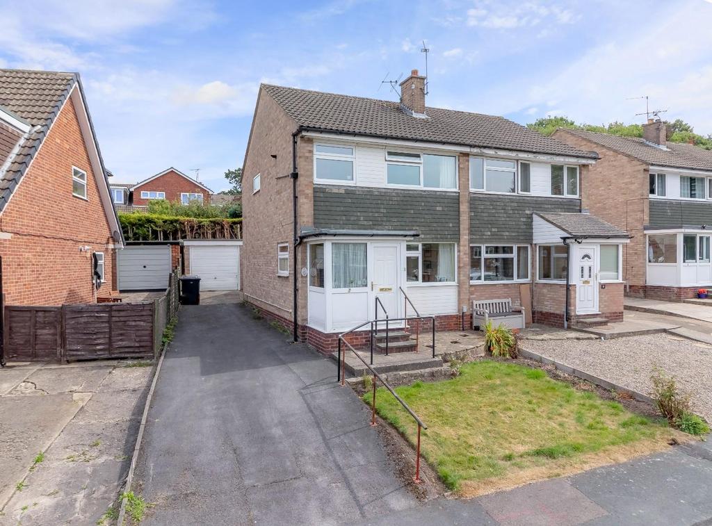 Osborne Gardens, Harrogate 3 bed semidetached house £250,000
