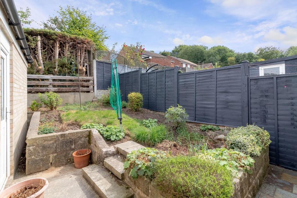 Osborne Gardens, Harrogate 3 bed semidetached house £250,000