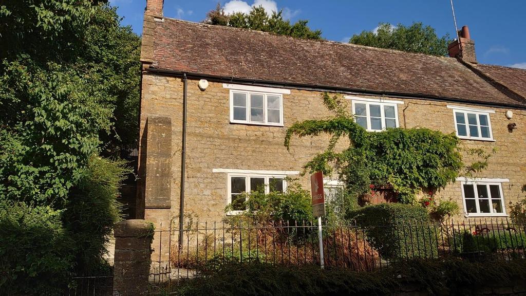 North Street, Crewkerne 2 bed terraced house for sale £185,000