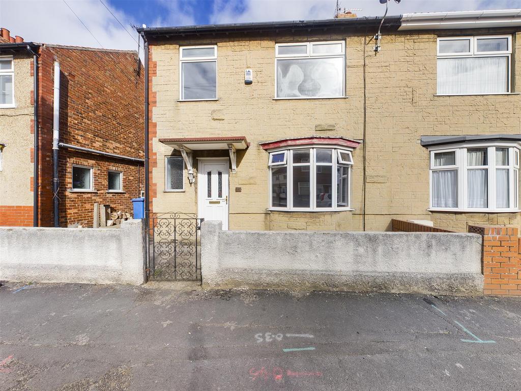 Hermitage Road, Bridlington 3 bed semidetached house £129,950