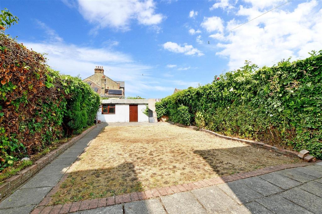 Auckland Road, Ilford, Essex 4 bed end of terrace house £700,000