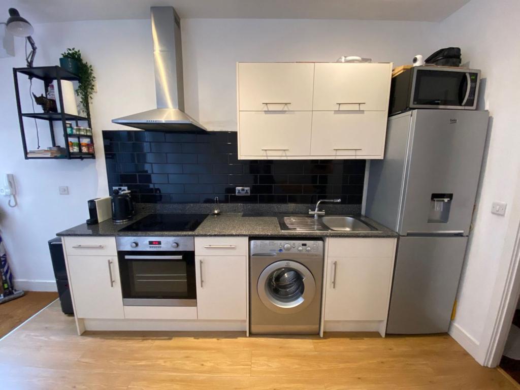 Lounge/diner/kitchen area