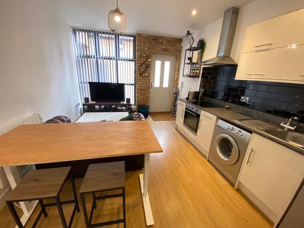 Lounge/diner/kitchen area
