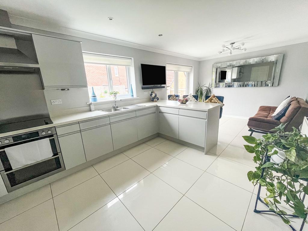 Cresta View, Houghton Le Spring, Tyne... 5 bed detached house £279,950