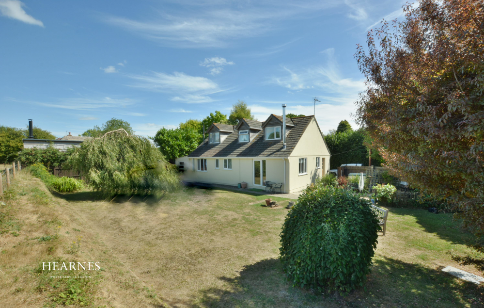 Gaunts Common, Wimborne, Dorset, BH21 4JR 4 bed chalet for sale £635,000