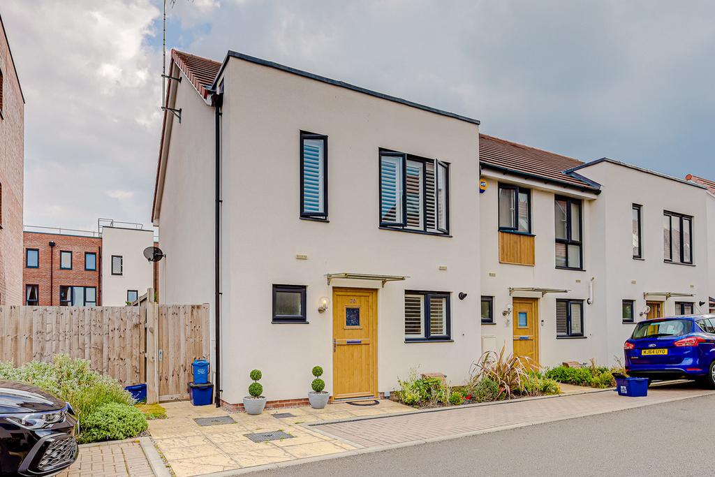 Kirkham Road, Southendonsea, SS2 2 bed terraced house for sale £340,000