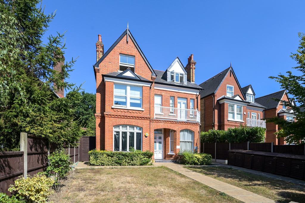 Helena Road, Ealing, London, W5 2 bed apartment £550,000