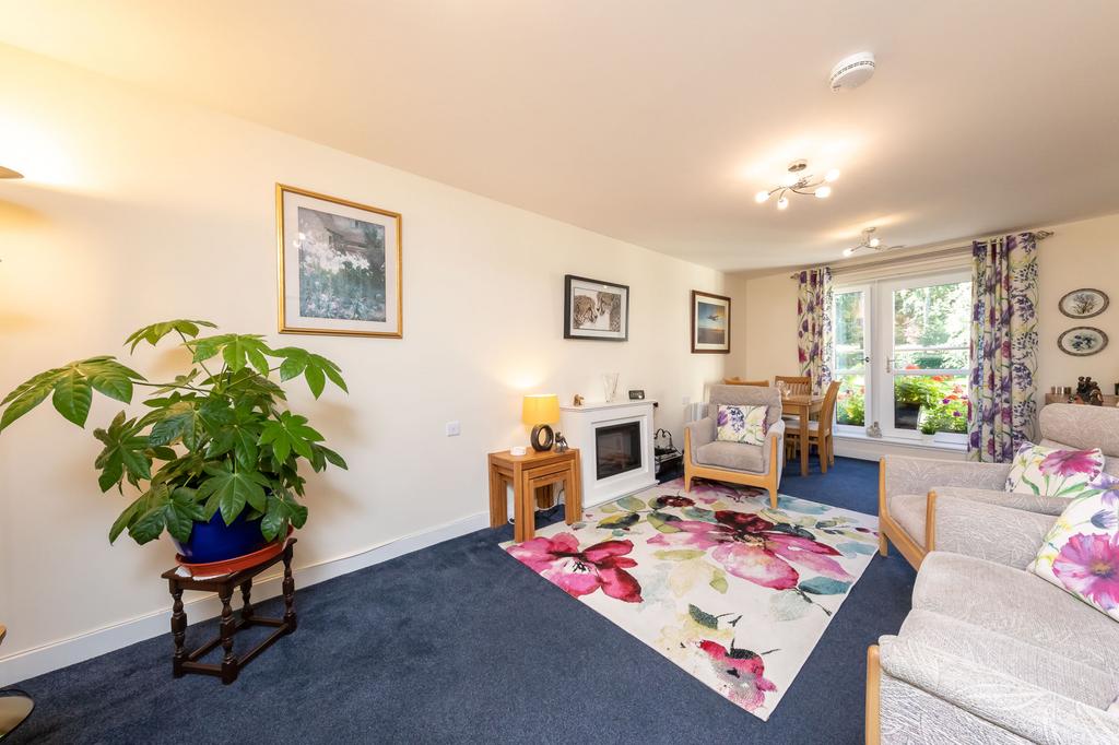 25 Darroch Gate, Coupar Angus Road... 1 bed retirement property £130,000