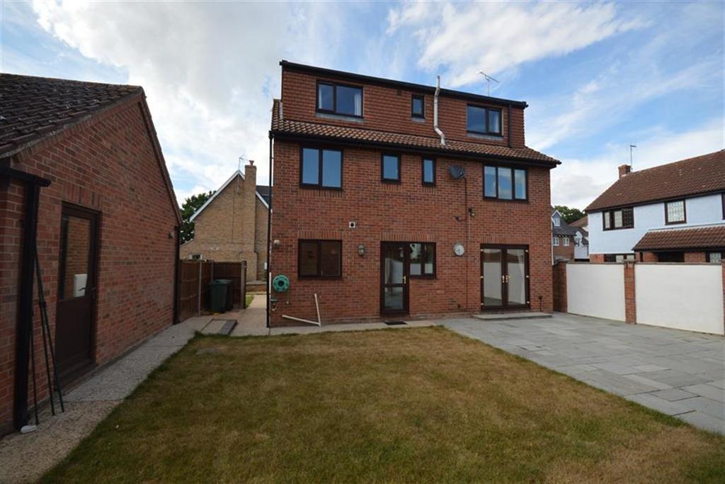 Leywood Close, Braintree, CM7 5 bed detached house to rent £1,995 pcm