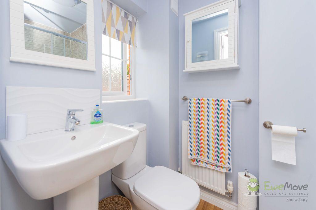 Ensuite to Bed 1