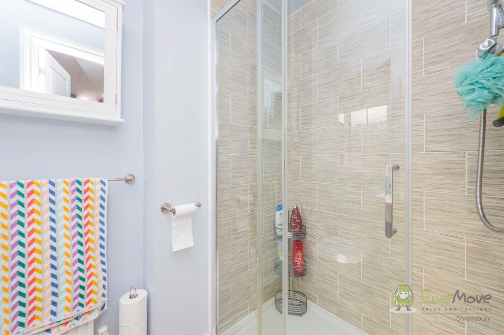 Ensuite to Bed 1