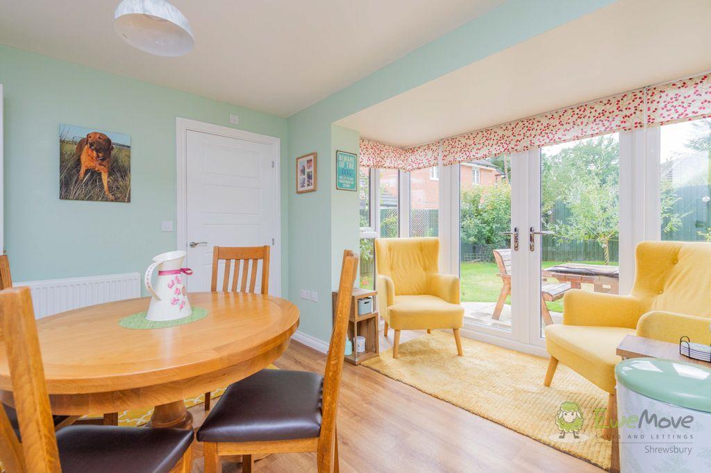 Dining area in kitchen diner