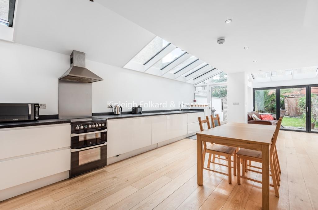 Brook Drive Kennington SE11 3 bed £2,850 pcm (£658 pw)