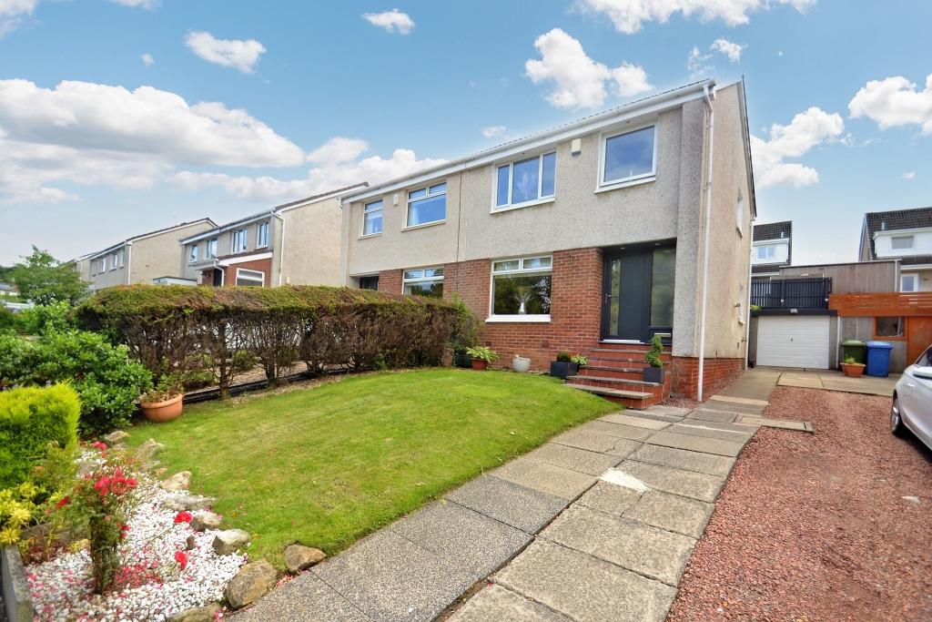 18 Mossneuk Drive, Mossneuk, East Kilbride, G75 8XQ 3 bed semidetached