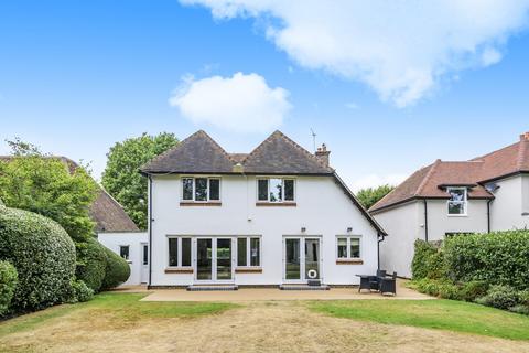 14 Oatlands Close, Weybridge, KT13 9ED