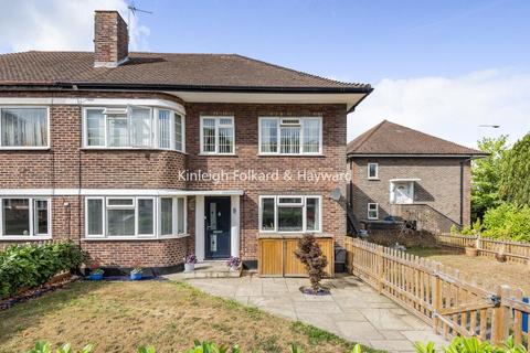 4 Rosslyn Close, West Wickham, BR4 9HX