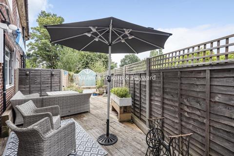 4 Rosslyn Close, West Wickham, BR4 9HX