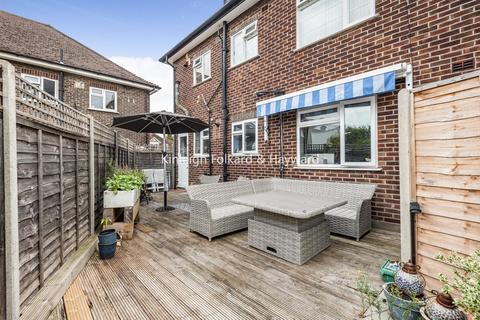 4 Rosslyn Close, West Wickham, BR4 9HX