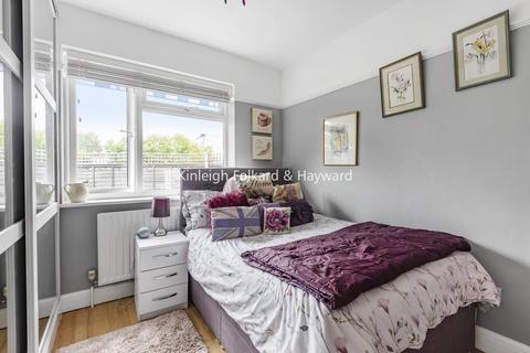 4 Rosslyn Close, West Wickham, BR4 9HX