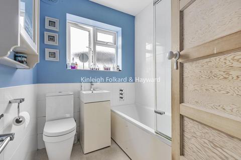 4 Rosslyn Close, West Wickham, BR4 9HX