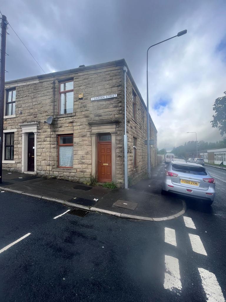 Garden Street, Oswaldtwistle... 3 bed terraced house £40,000