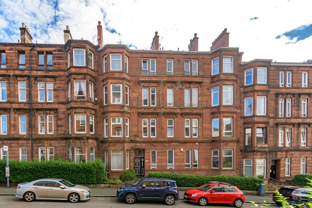 Thornwood Avenue, Flat 2/1... 1 bed flat £950 pcm (£219 pw)