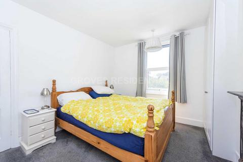 22 Highclere Road, New Malden, KT3 3HJ