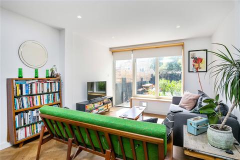 4 bedroom terraced house to rent, Glyn Road, London, E5