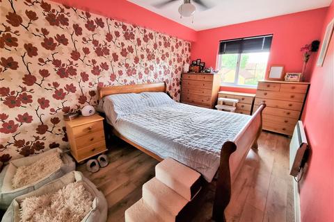 36 Tanglewood Way, Feltham, TW13 7HB