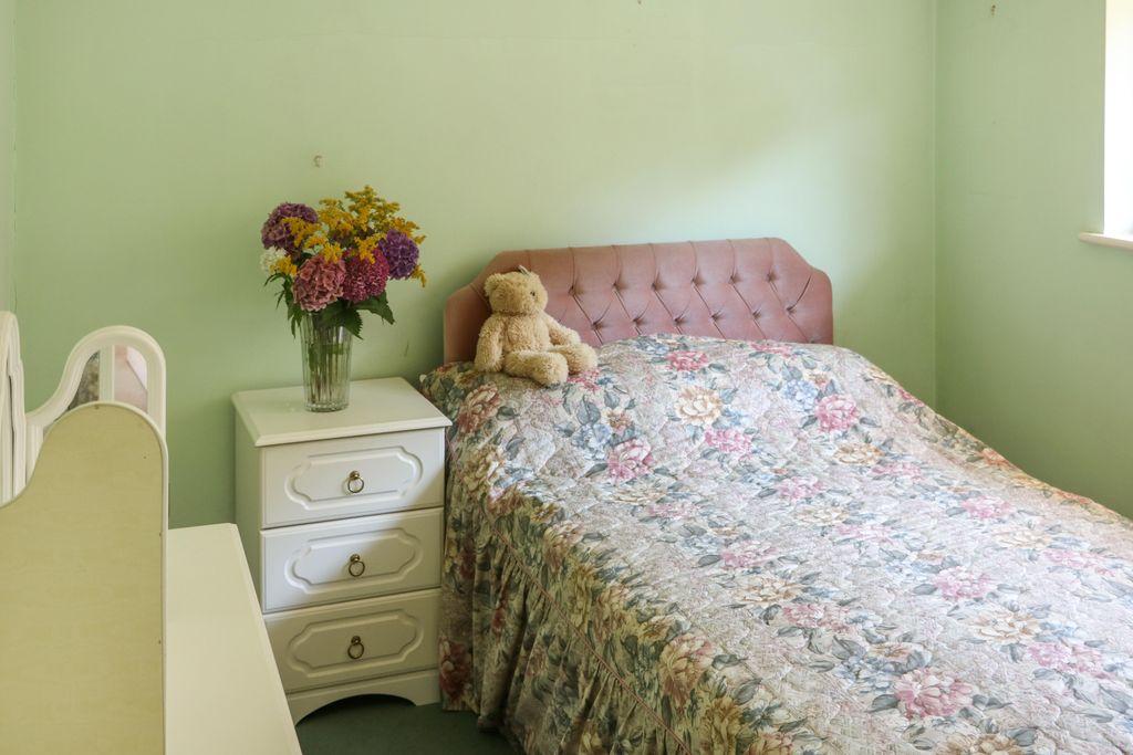 Bedroom 2 (Double)