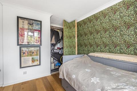 9 Buscot Drive, Abingdon, OX14 2BJ