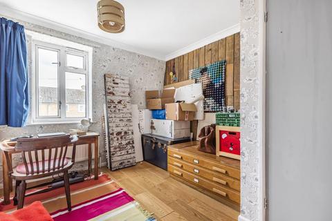 9 Buscot Drive, Abingdon, OX14 2BJ