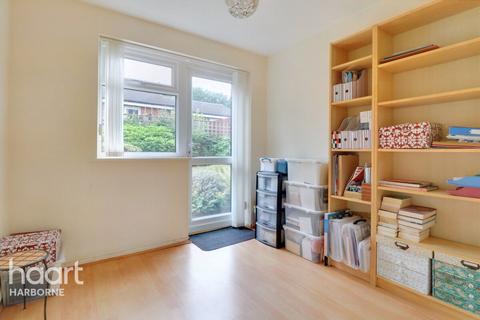 2 Fredas Grove, Harborne, Birmingham, B17 0SY