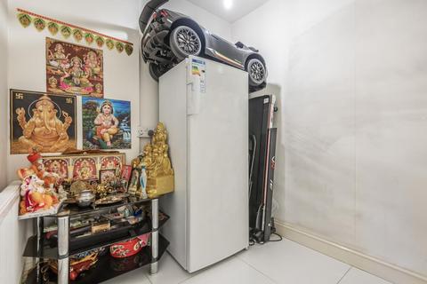 22 Diana Gardens, Surbiton, KT6 7SQ
