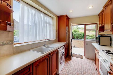 21 Stamford Drive, Bromley, BR2 0XF
