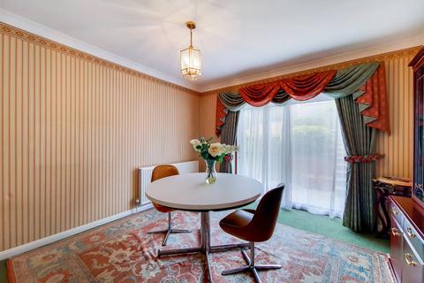 21 Stamford Drive, Bromley, BR2 0XF
