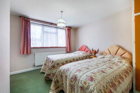 21 Stamford Drive, Bromley, BR2 0XF
