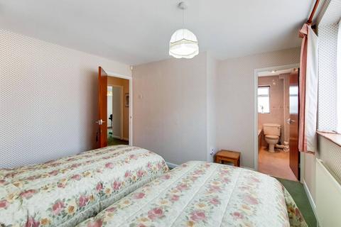21 Stamford Drive, Bromley, BR2 0XF
