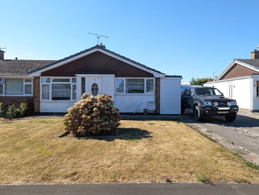 Keward Avenue, Wells, BA5 3 bed semidetached bungalow for sale £325,000